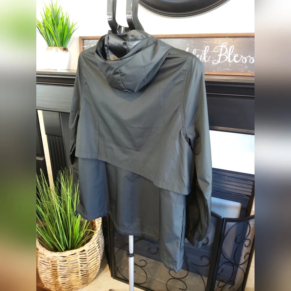 Nike Black Hooded Ladies Jacket - Picture 6 of 10